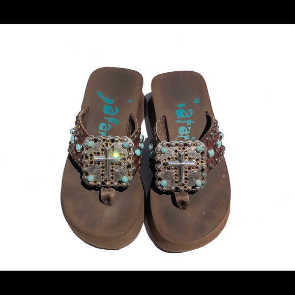 JEWELED FLIP FLOPS - Picture 4 of 8